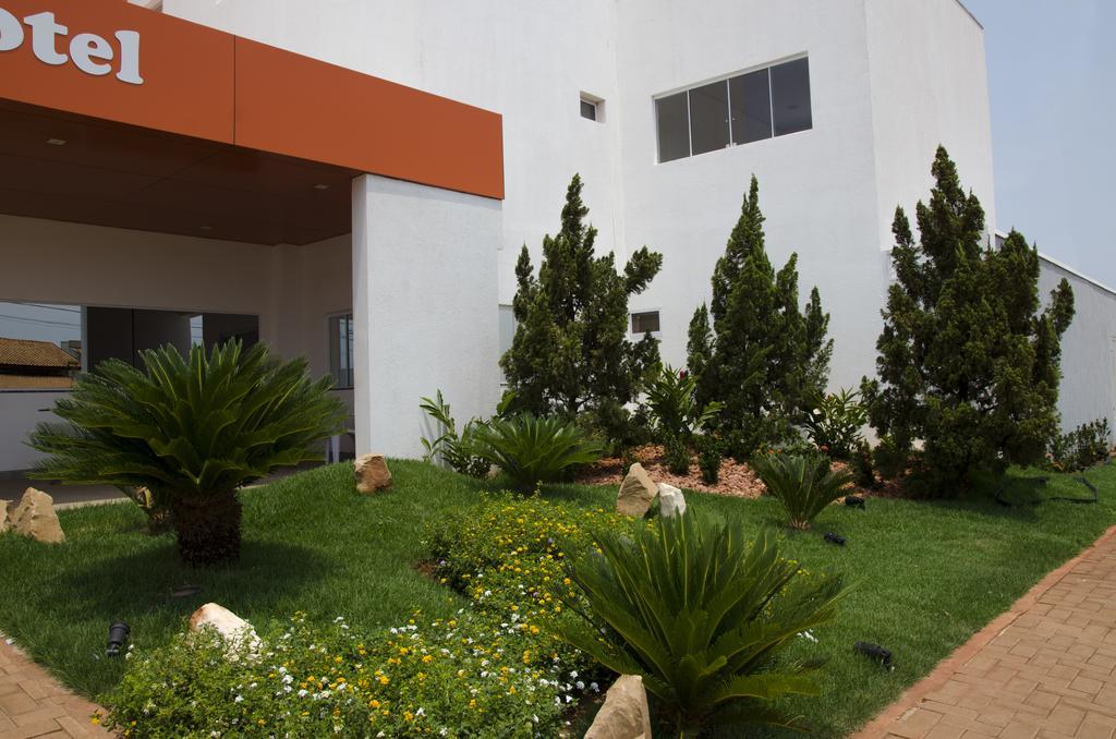 Semprehotel Tres Lagoas Exterior photo